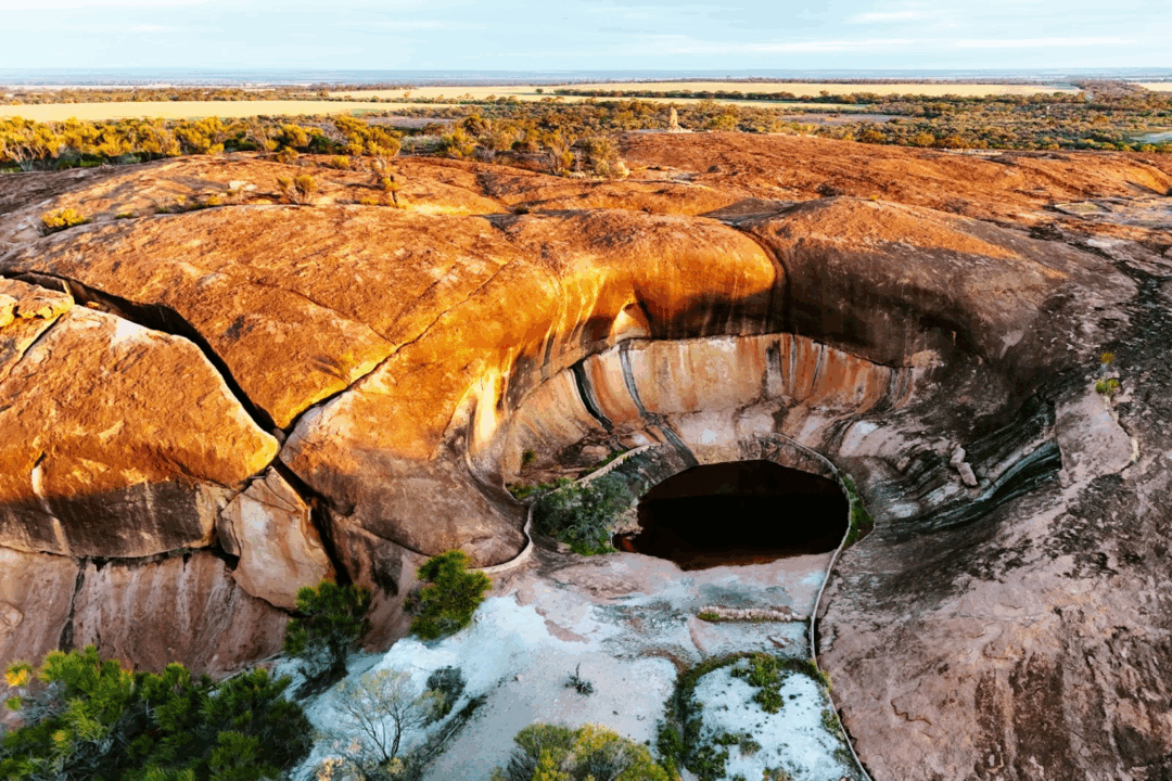 Beringbooding Rock - an impressive granite rock along the Wheatbelt Way (Wheatbelt Way Road Trip Itinerary) 
